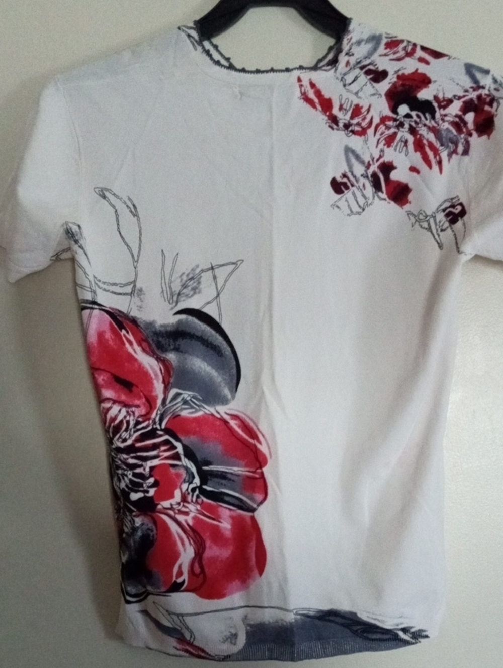 Jessica Ash White V-Neck with Red, Black and Grey Tattoo Floral Art - Picture 2 of 12